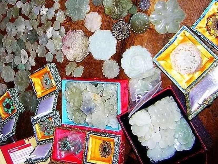 1. History of jade flowers